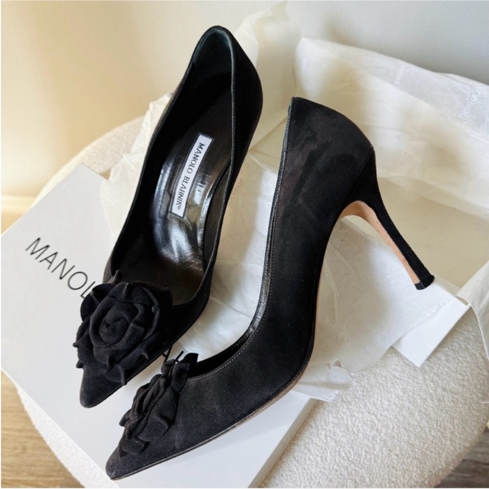 Manolo Blahnik suede accent timeless classic pumps dark gray